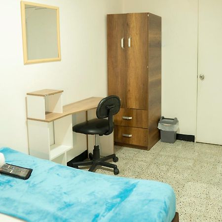 Africa House-Casa Hotel Laureles-La70 เมเดยิน ภายนอก รูปภาพ