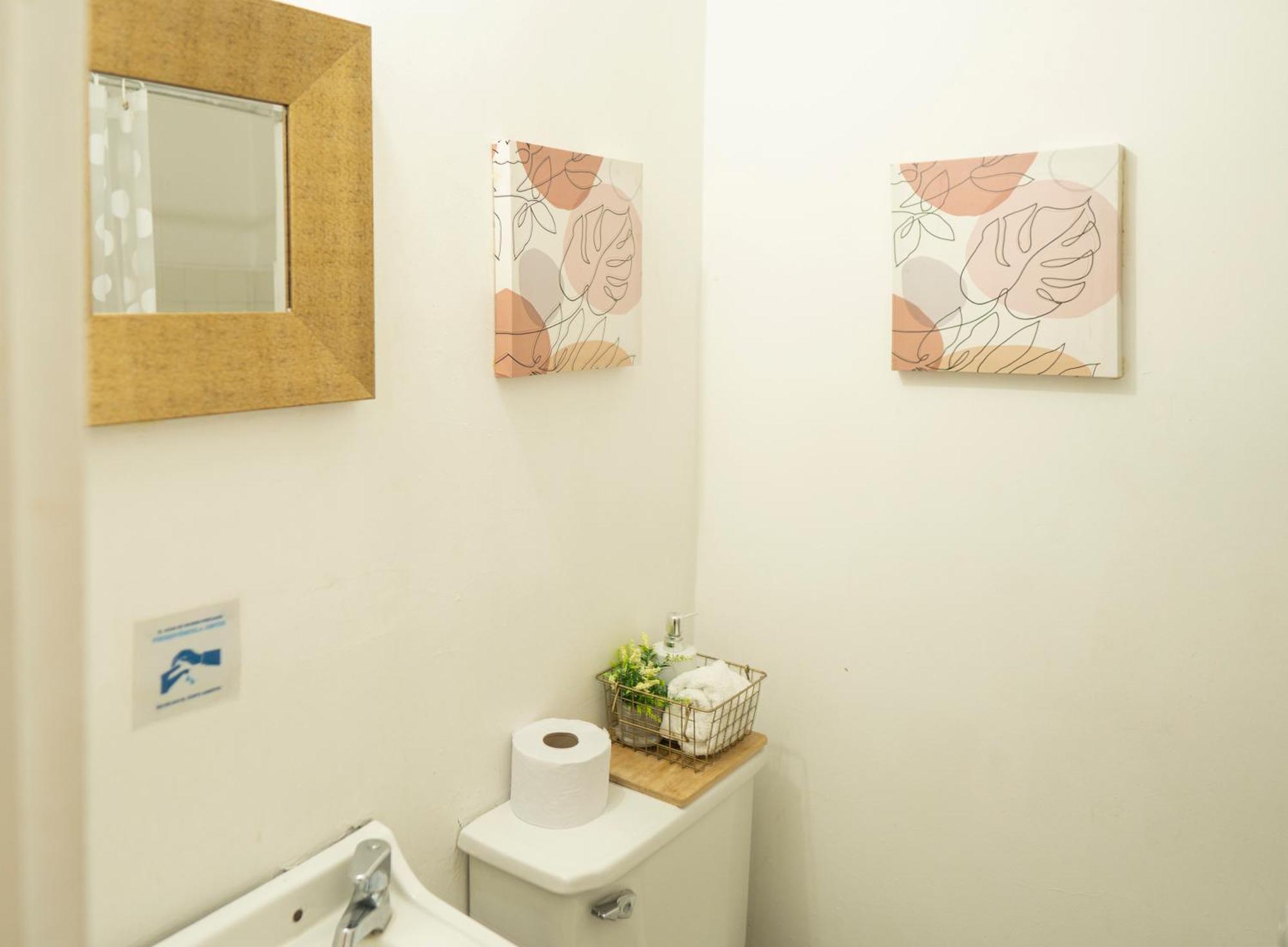 Africa House-Casa Hotel Laureles-La70 เมเดยิน ภายนอก รูปภาพ