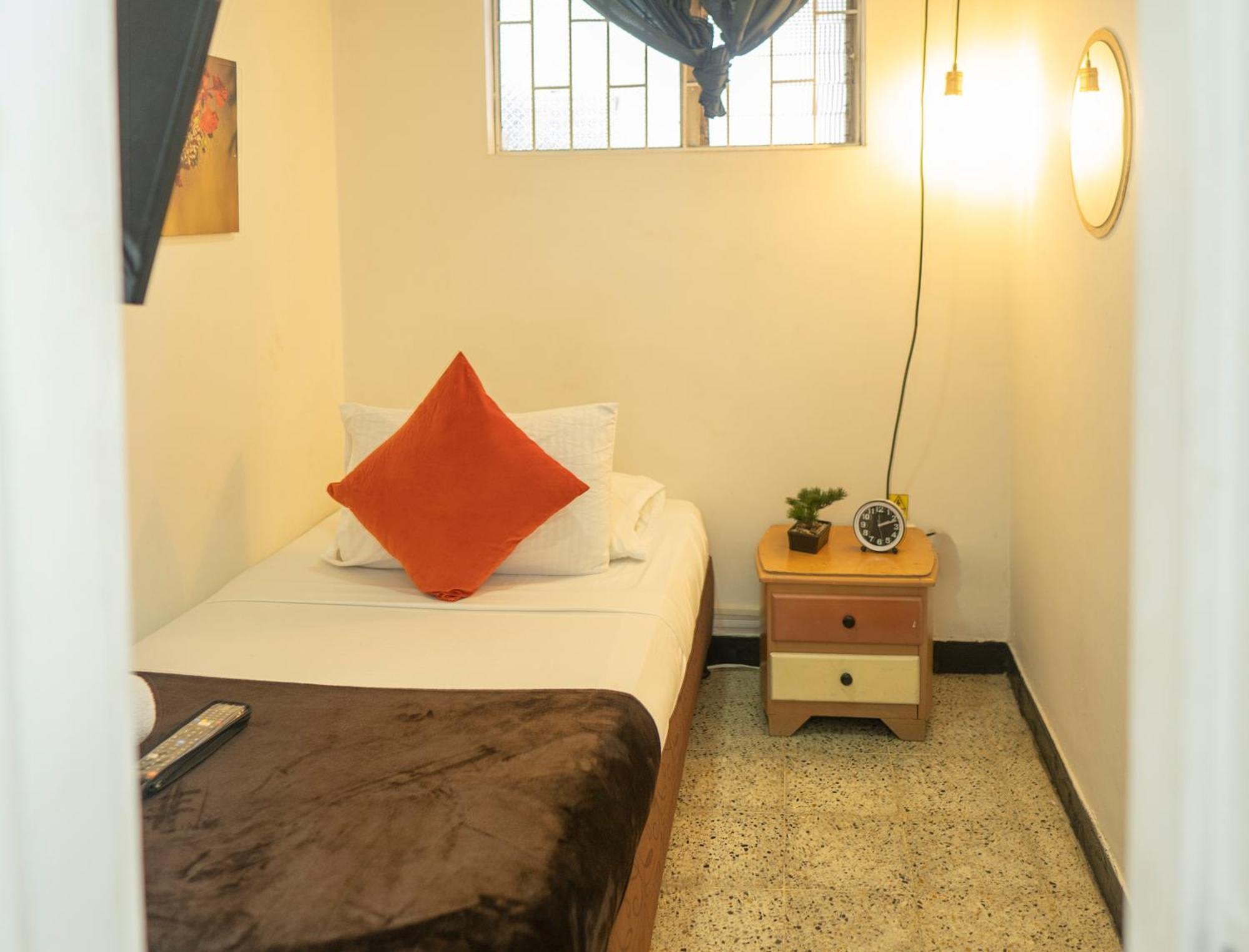 Africa House-Casa Hotel Laureles-La70 เมเดยิน ภายนอก รูปภาพ
