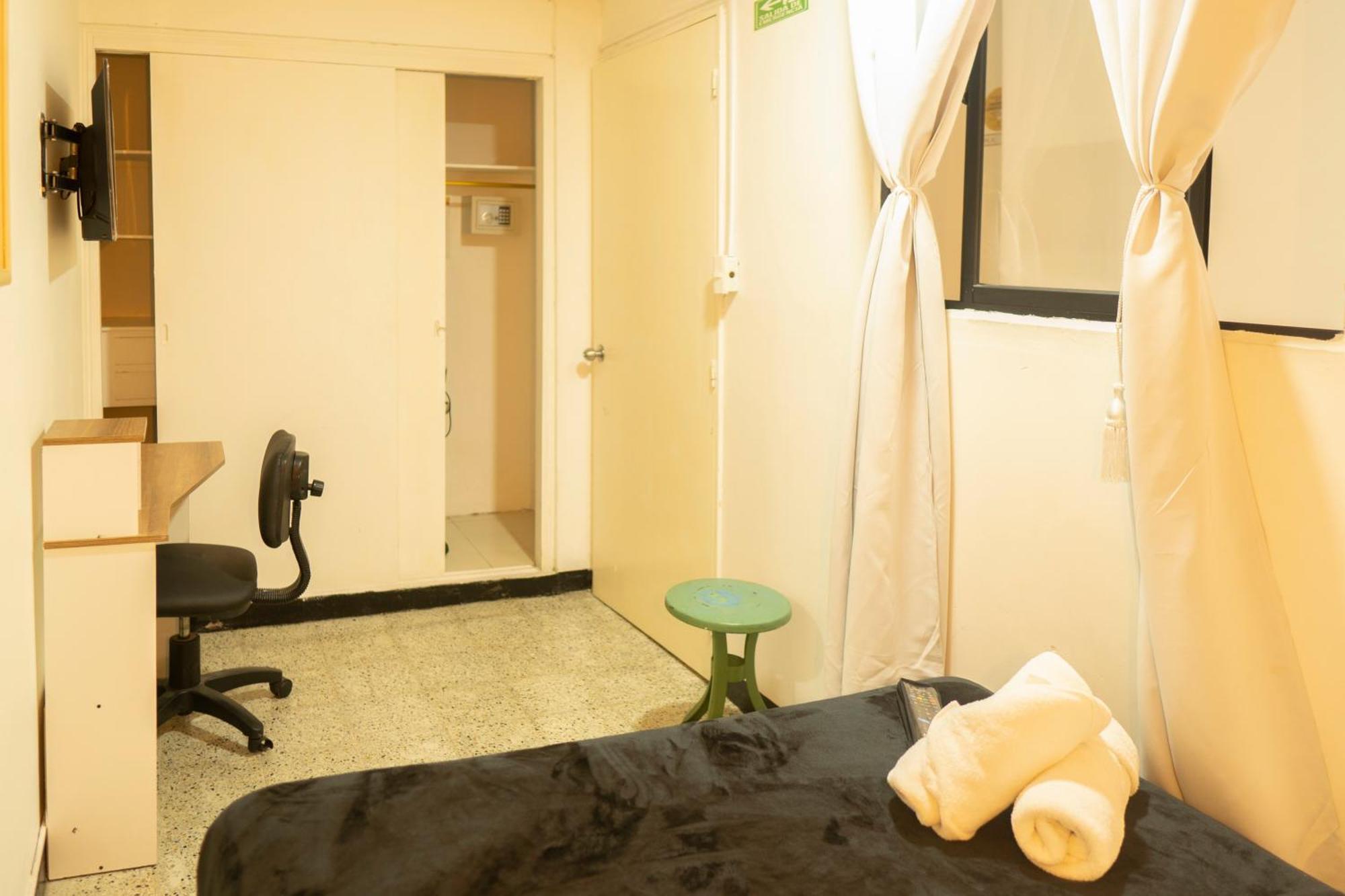 Africa House-Casa Hotel Laureles-La70 เมเดยิน ภายนอก รูปภาพ