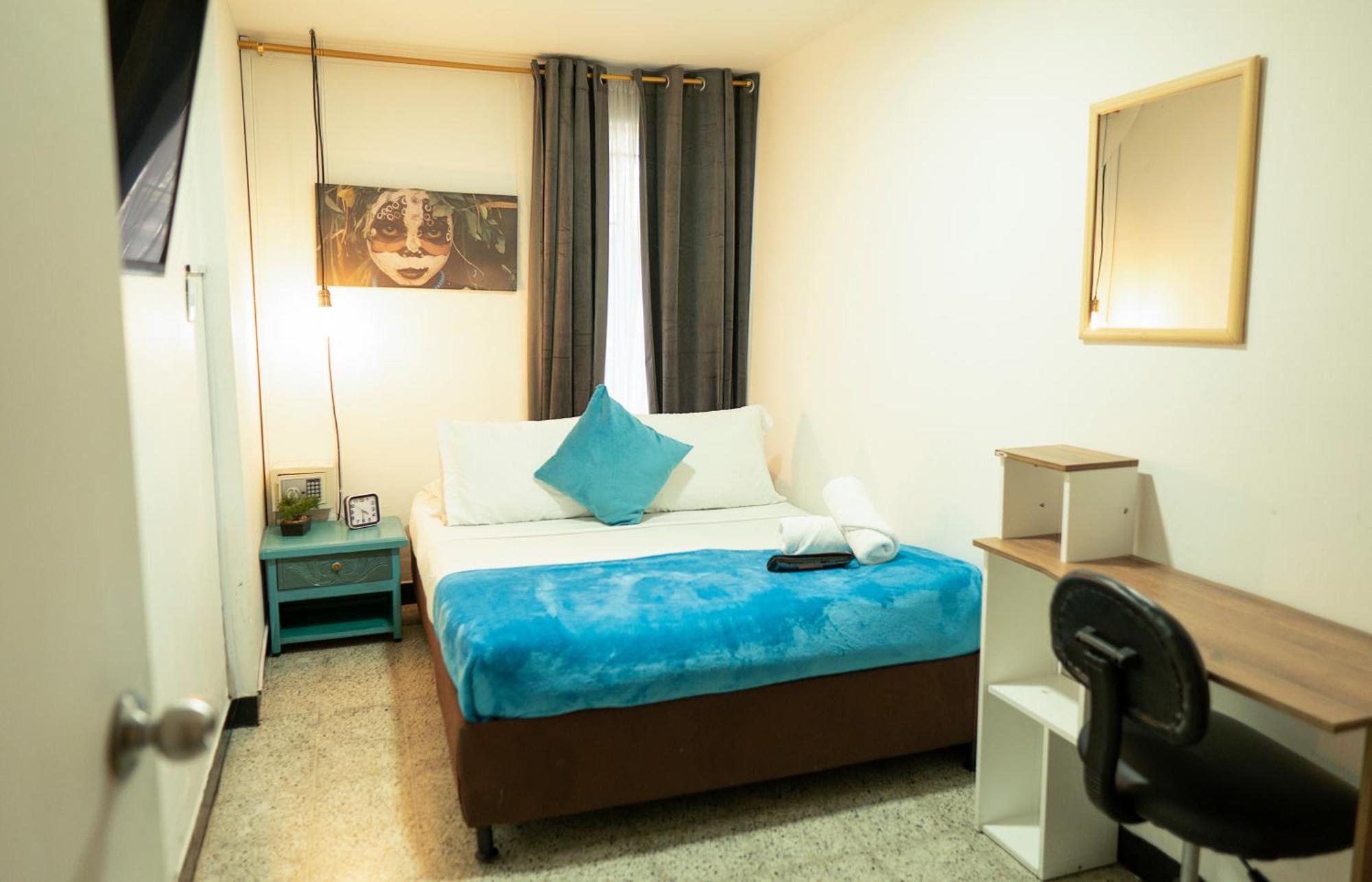 Africa House-Casa Hotel Laureles-La70 เมเดยิน ภายนอก รูปภาพ